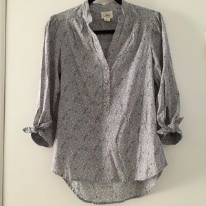 Levi’s pale blue tie sleeve shirt